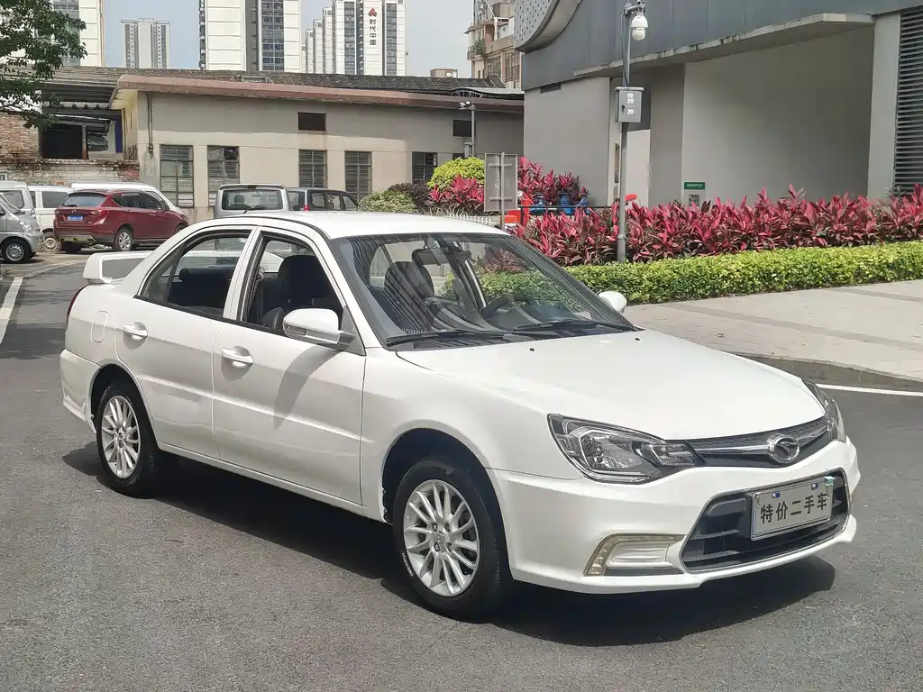 V3 Lingyue 1.5 L AMT Happy
