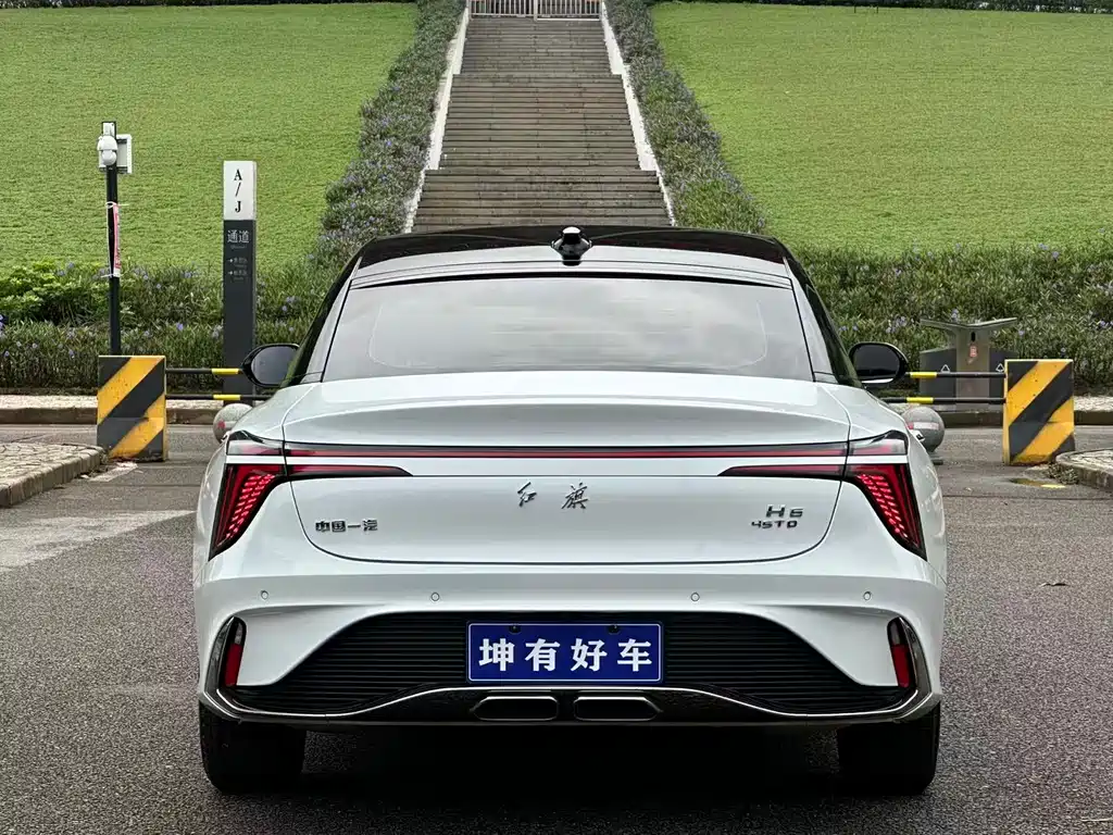 Hongqi H6 2.0 T Premium Comfort