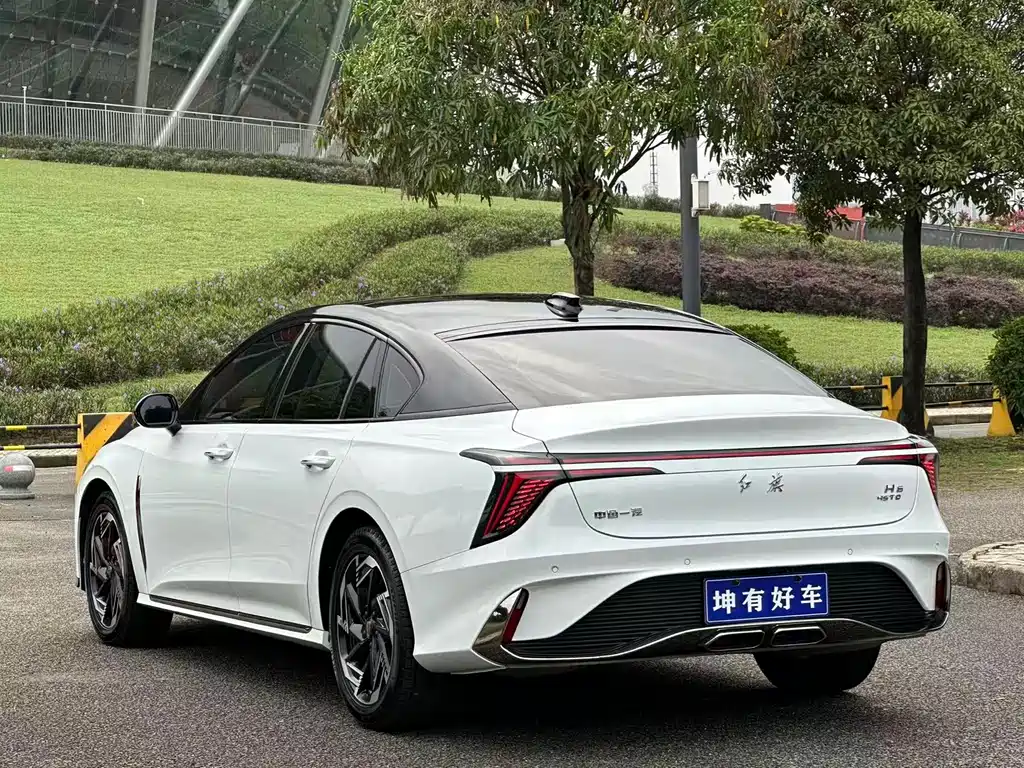 Hongqi H6 2.0 T Premium Comfort
