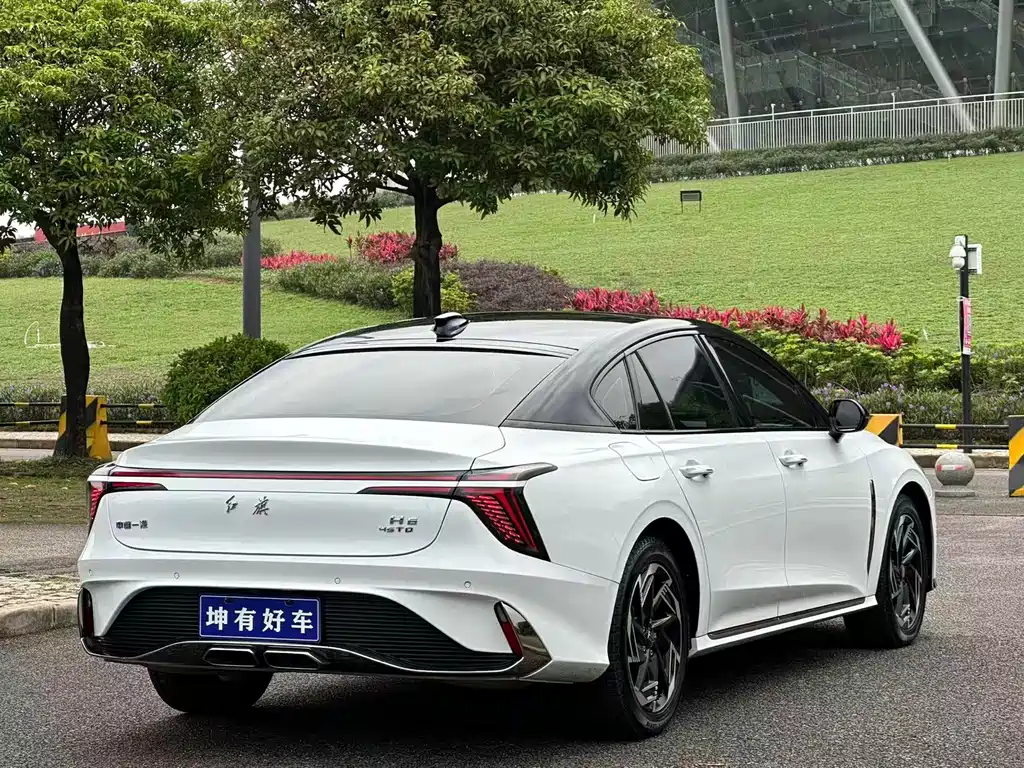 Hongqi H6 2.0 T Premium Comfort
