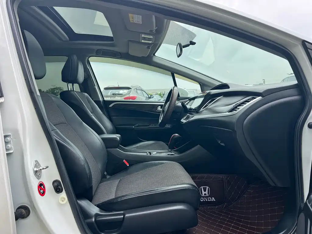Jade 1.8 L Auto Comfort 5-seat