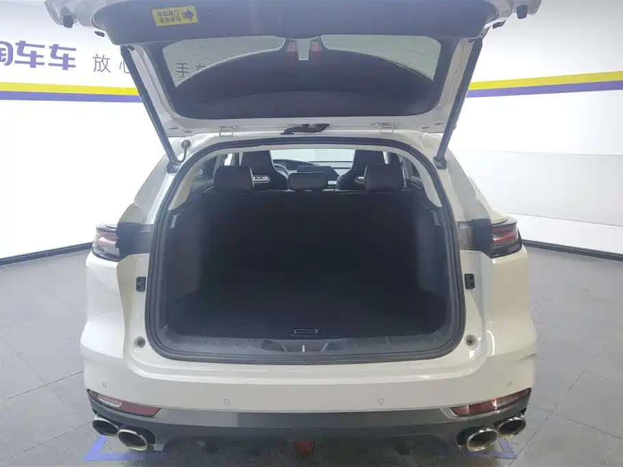 Changan UNI-K 2.0 T Outstanding