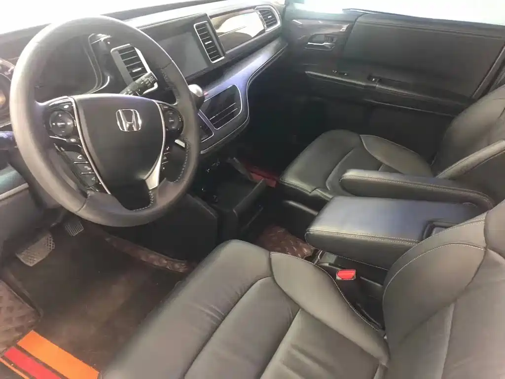 Elysion 2.4 L Luxury