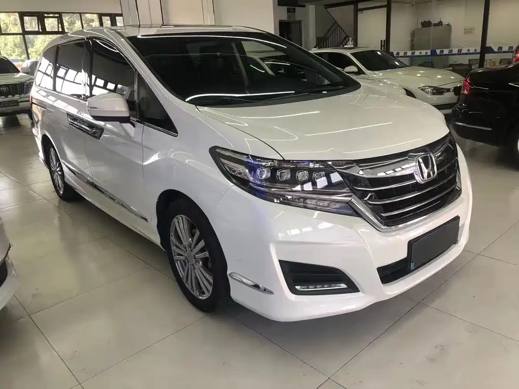 Elysion 2.4 L Luxury