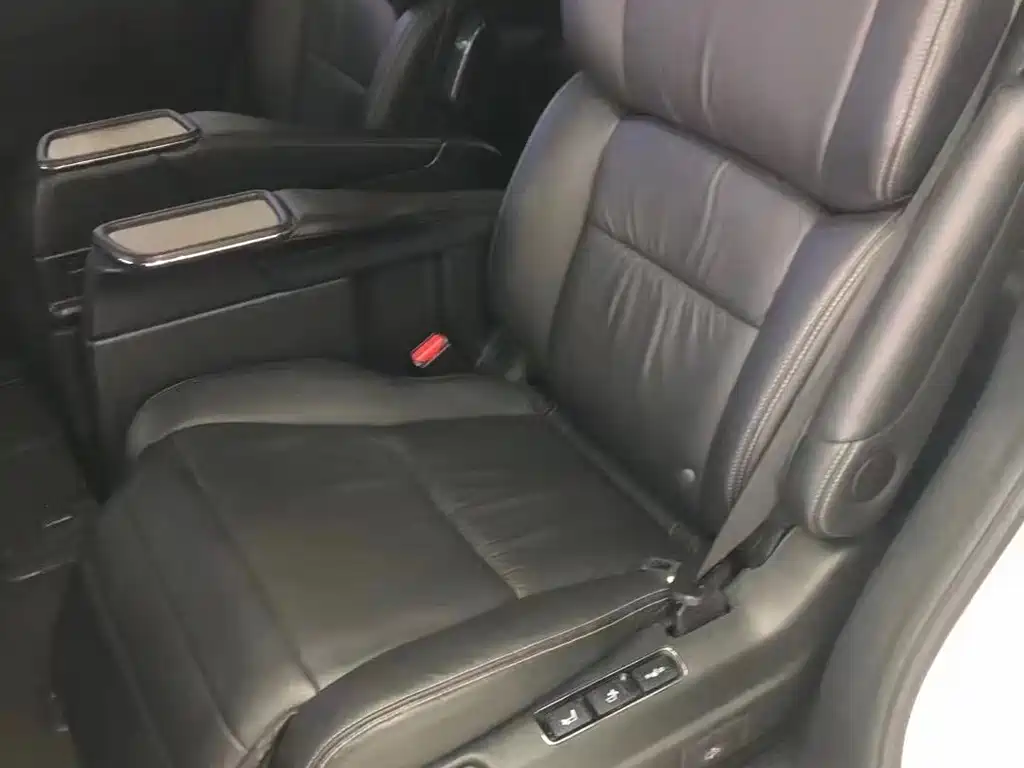 Elysion 2.4 L Luxury