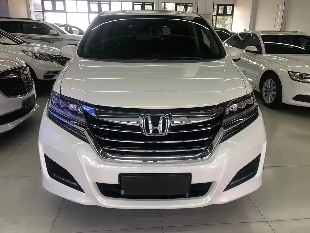 Elysion 2.4 L Luxury