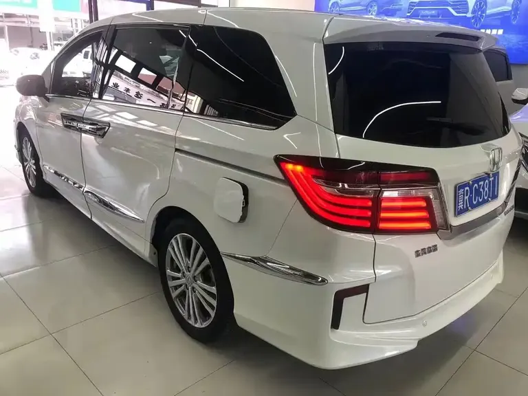 Honda Elysion 2.4 L Luxury