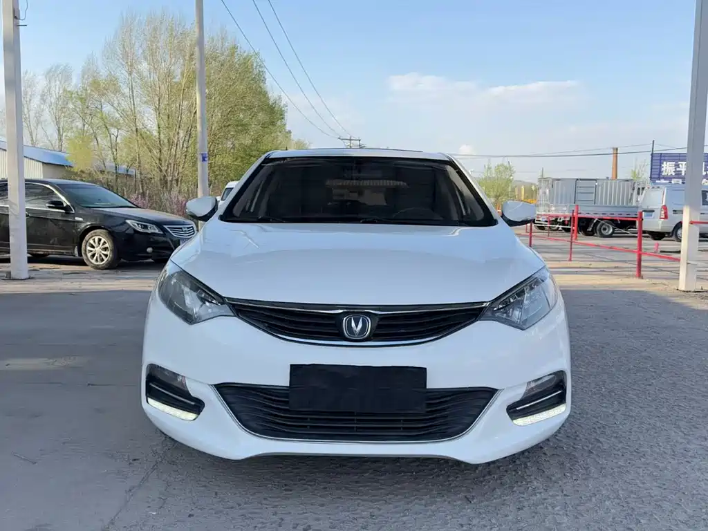 Eado XT 1.6 L Auto Premium Cool CN-V