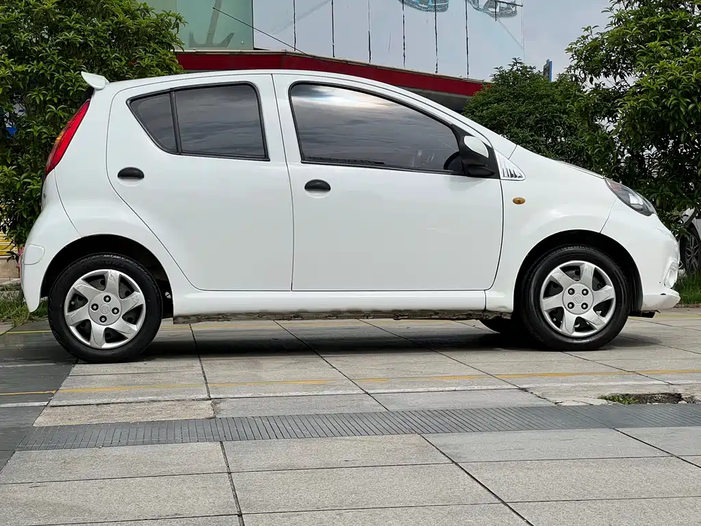 BYD F0 1.0 L AMT Xuan Cool