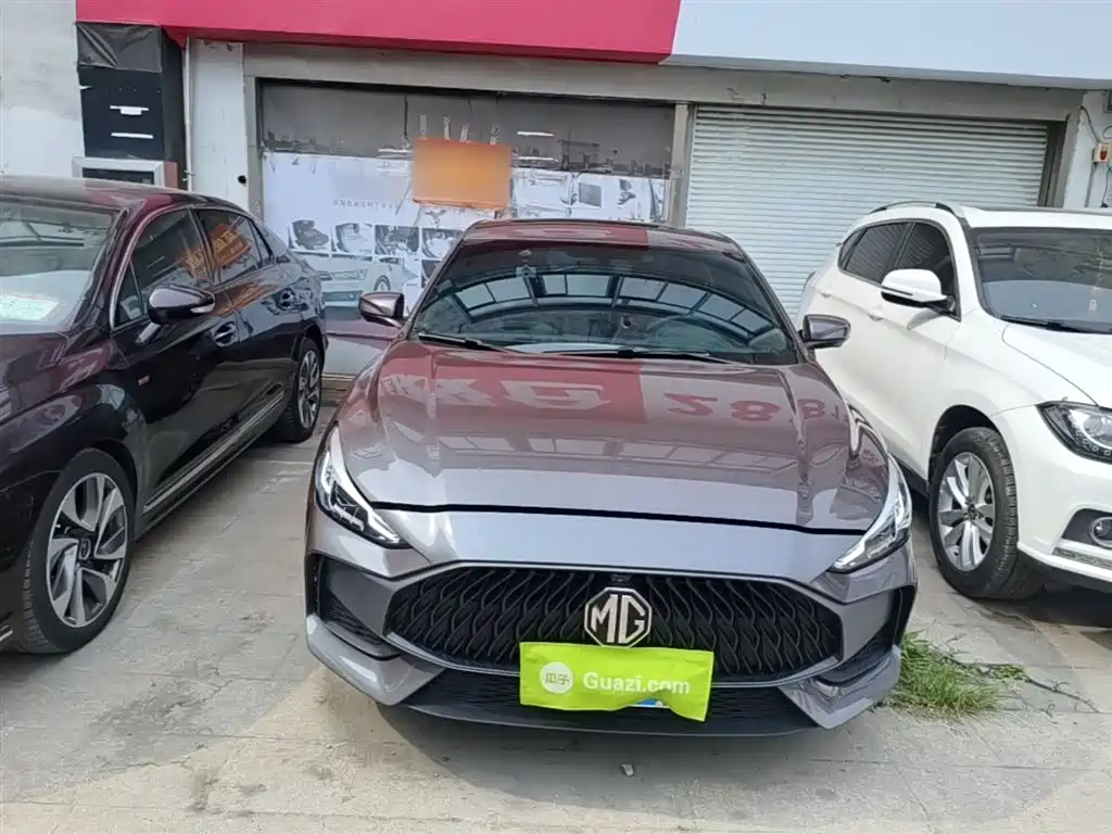 MG5 180 DVVT CVT Luxury