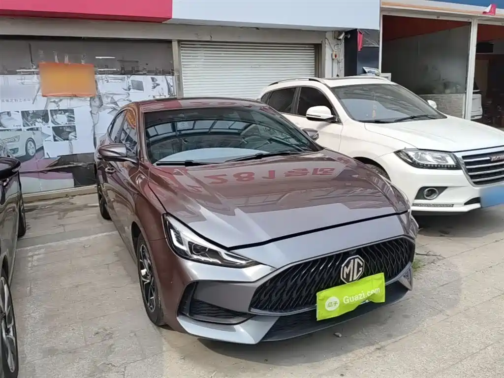 MG5 180 DVVT CVT Luxury