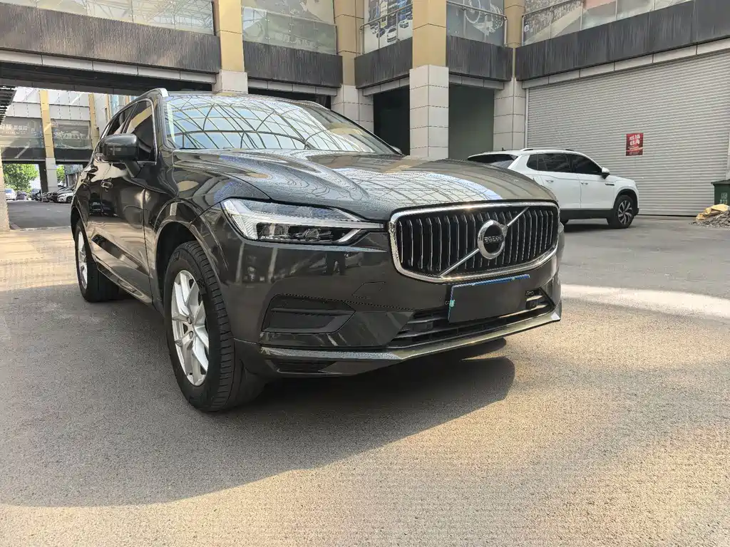 Volvo XC60 T5 4 WD Smart Ease CN-V