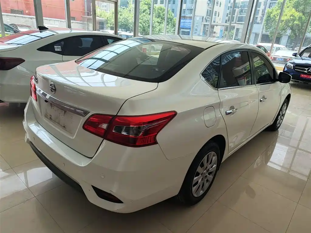 Sylphy Classic 1.6 XE CVT Comfort