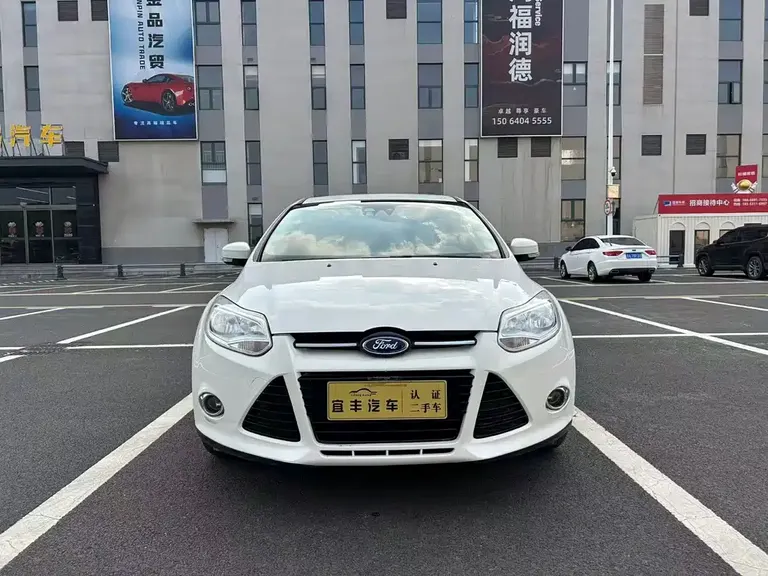 Ford Focus Sedan 2.0 L Auto Flagship
