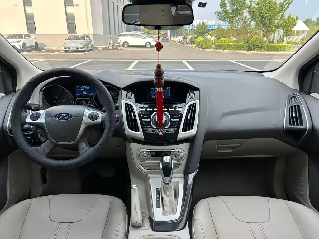 Focus Sedan 2.0 L Auto Flagship