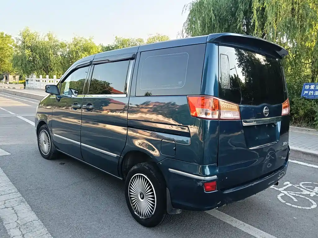Shuaike 1.6 L Manual Luxury 7-seat