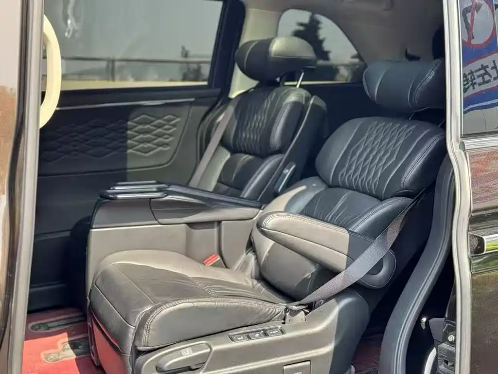 Elysion 2.0 L e:HEV Luxury