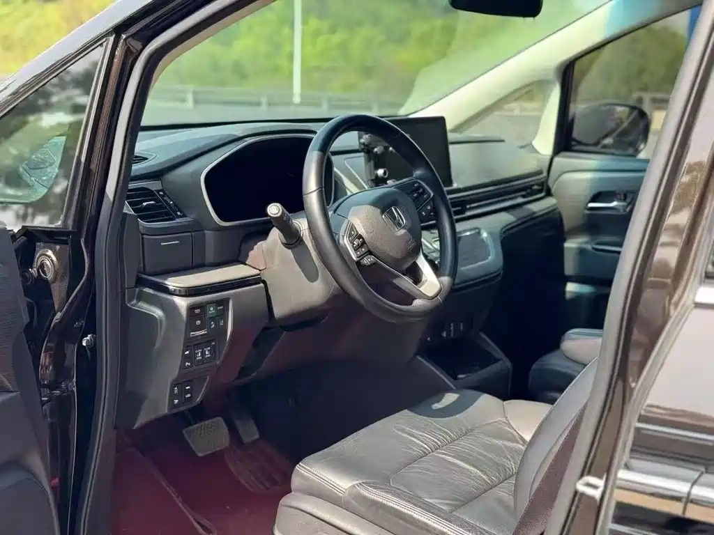 Elysion 2.0 L e:HEV Luxury