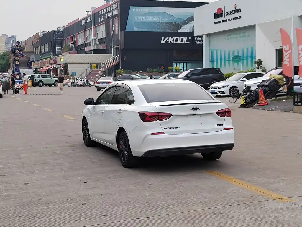 Monza Mild Hybrid Redline 320 T DCT Brisk