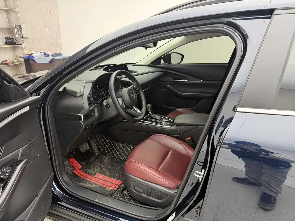 Mazda CX-30 2.0 L Auto Jiayue Obsidian