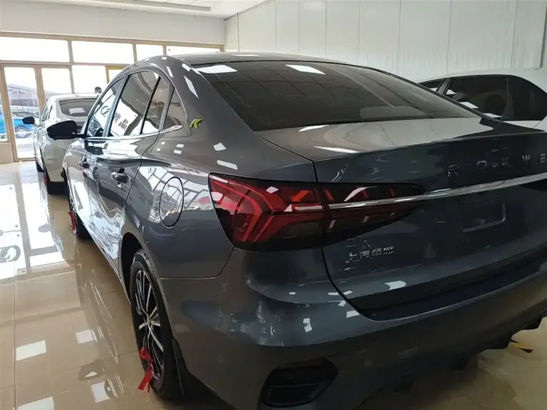 Roewe i5 1.5 L CVT Diamond