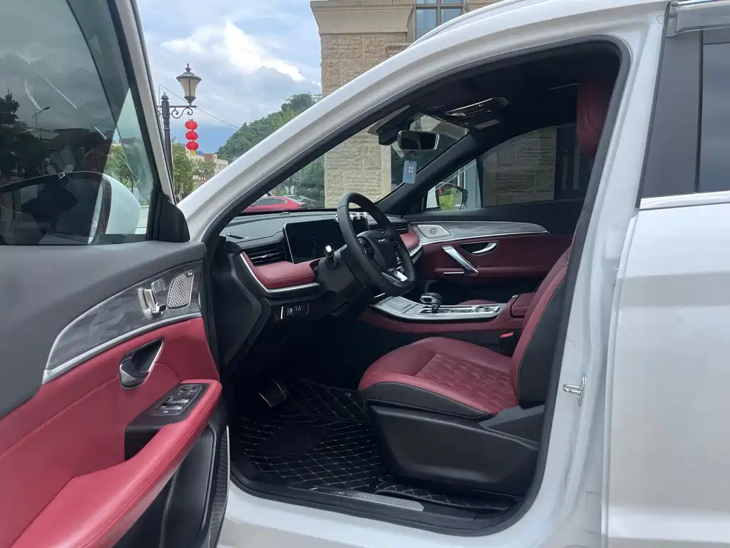 Jetour X70 PLUS 1.5 T DCT Brave PLUS 7-seat