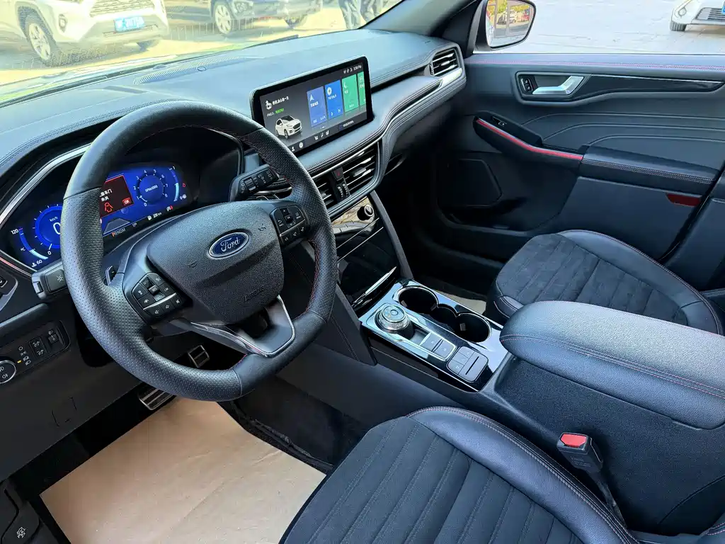 Escape EcoBoost 245 4 WD Indulge ST-Line Pro