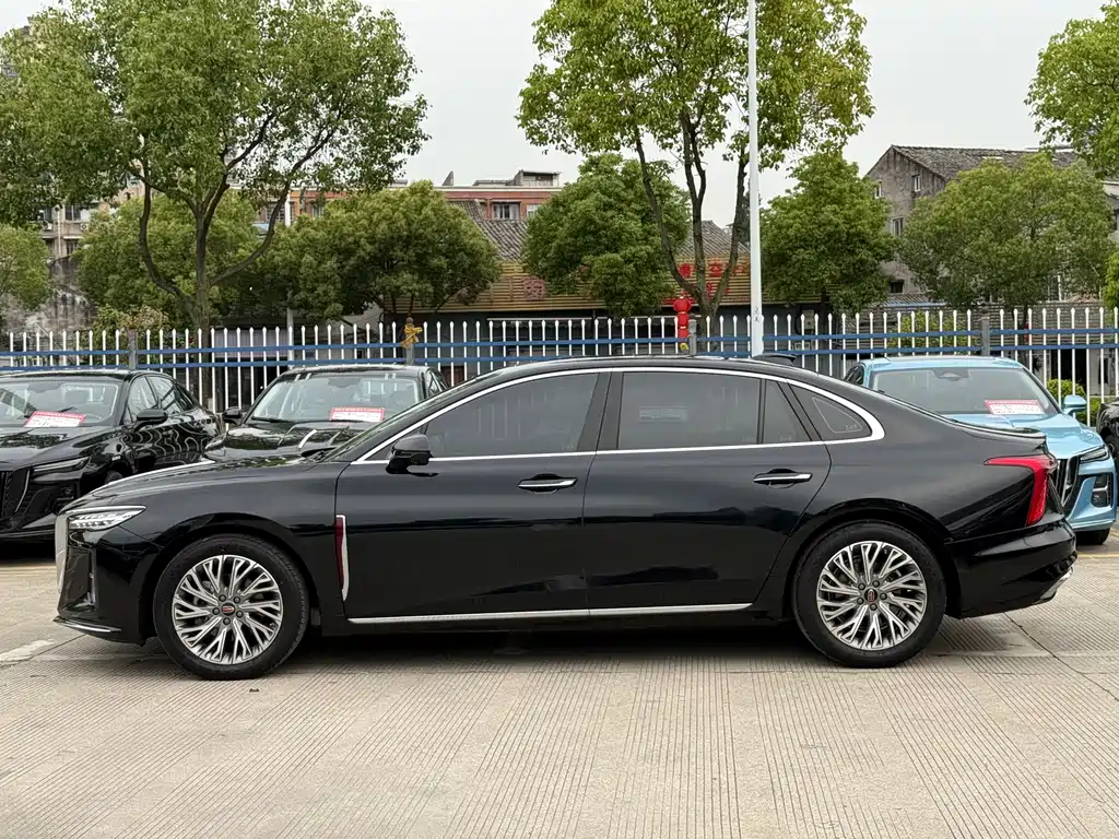 Hongqi H5 2.0 T Auto Connected Flagship