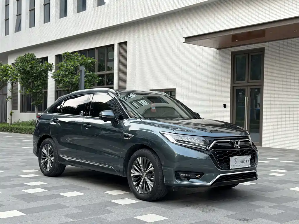 Honda UR-V 370 TURBO 2 WD Graceful