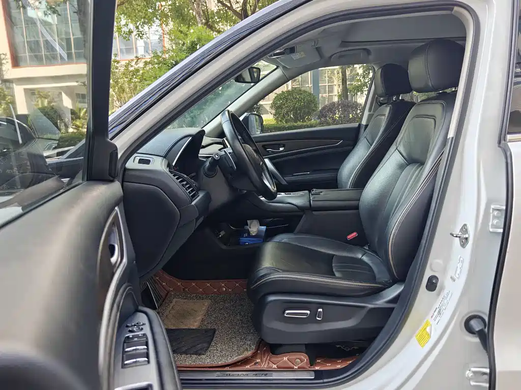 Avancier 370 TURBO 4 WD Premium