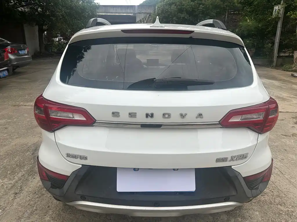 Senova X25 1.5 L Manual Elite