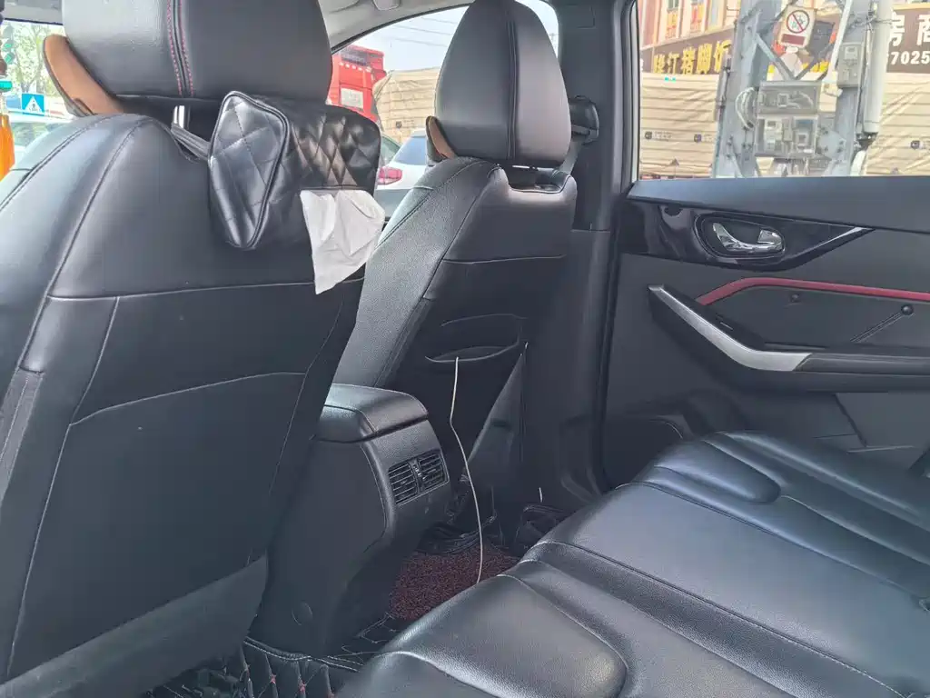 Venucia D60 1.6 L CVT Connected Elite