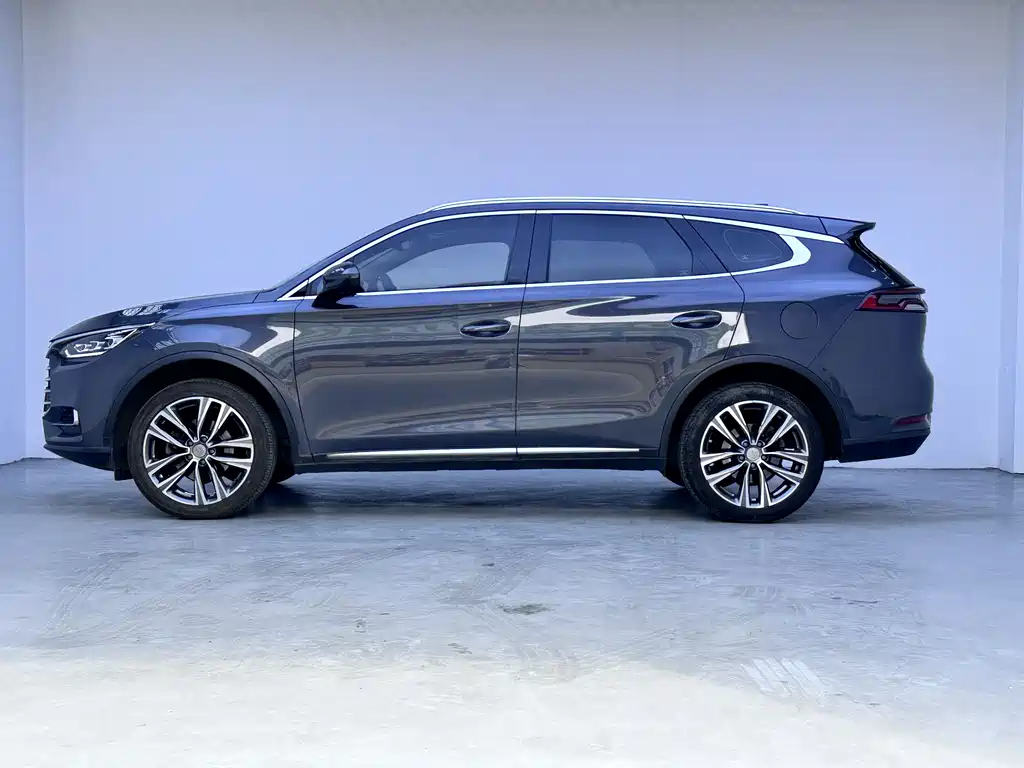 Tang 2.0 T Auto Connected Distinguished 7-seat CN-V
