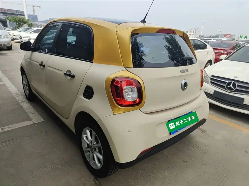 smart forfour 1.0 L 52 kW Agile