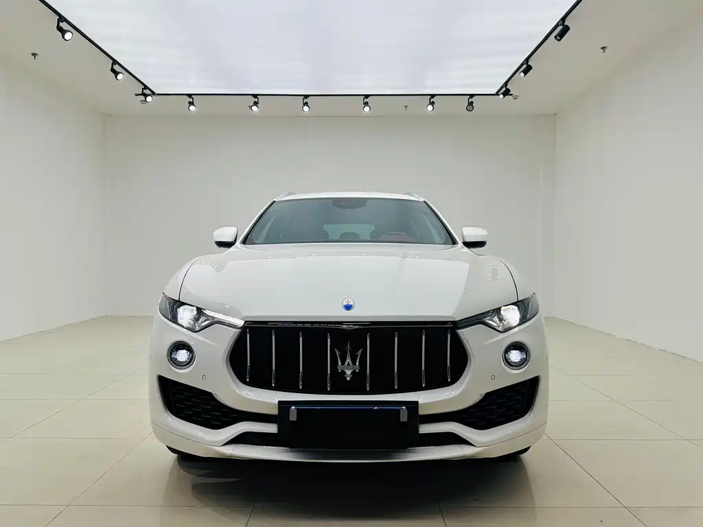 Levante 3.0 T Standard