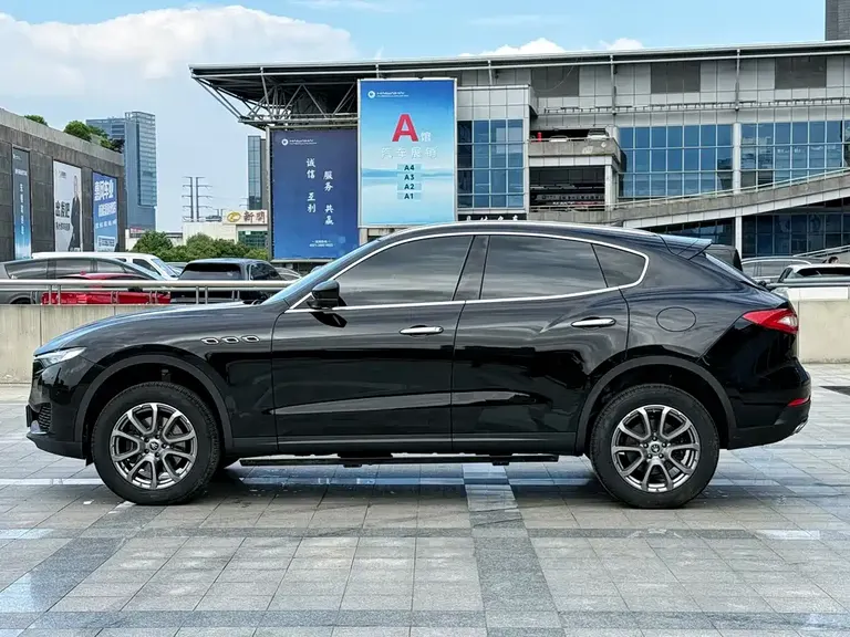 Maserati Levante 3.0 T Standard CN-V