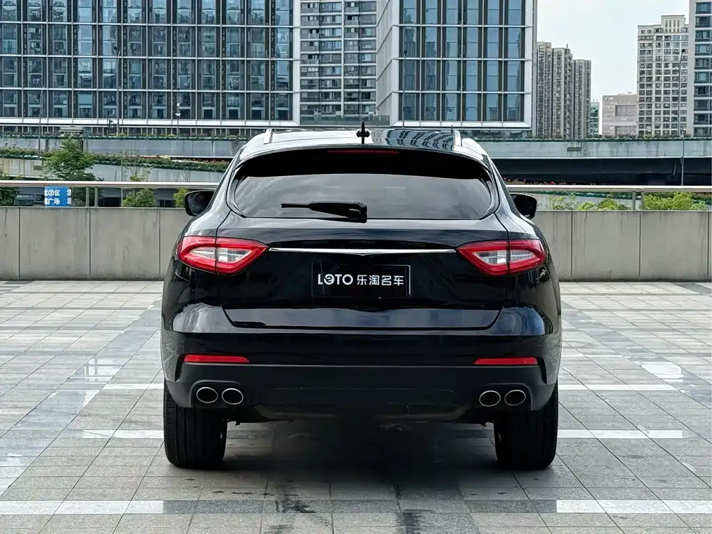 Levante 3.0 T Standard CN-V