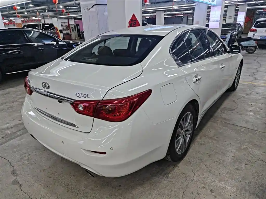 Infiniti Q50 L 2.0 T Joy
