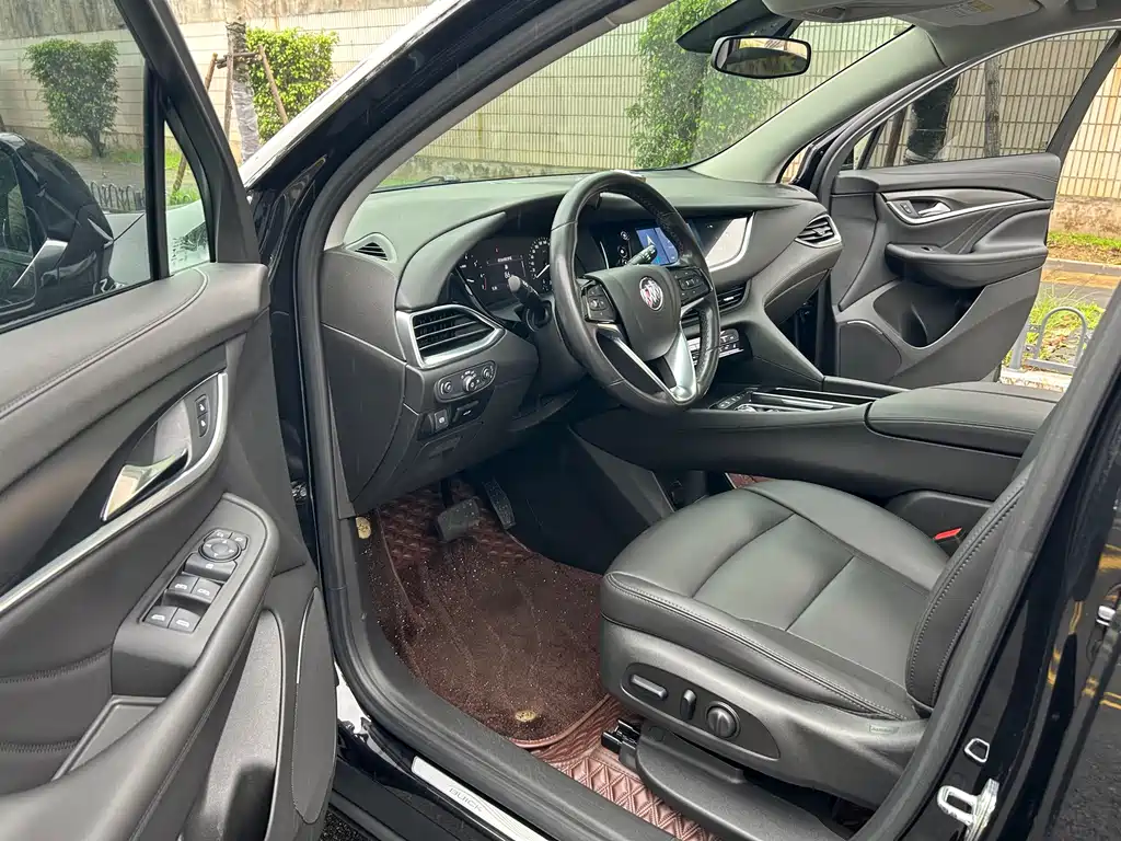 Enclave 28 T 2 WD Luxury