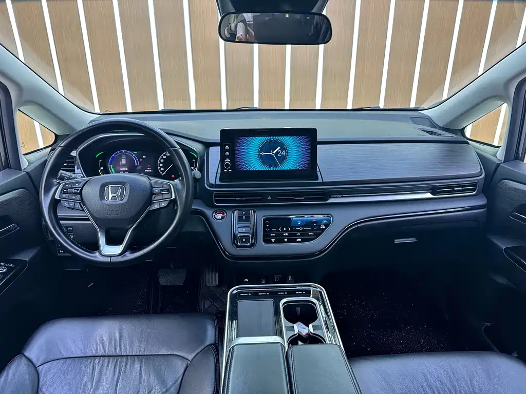 Elysion 2.0 L e:HEV Luxury