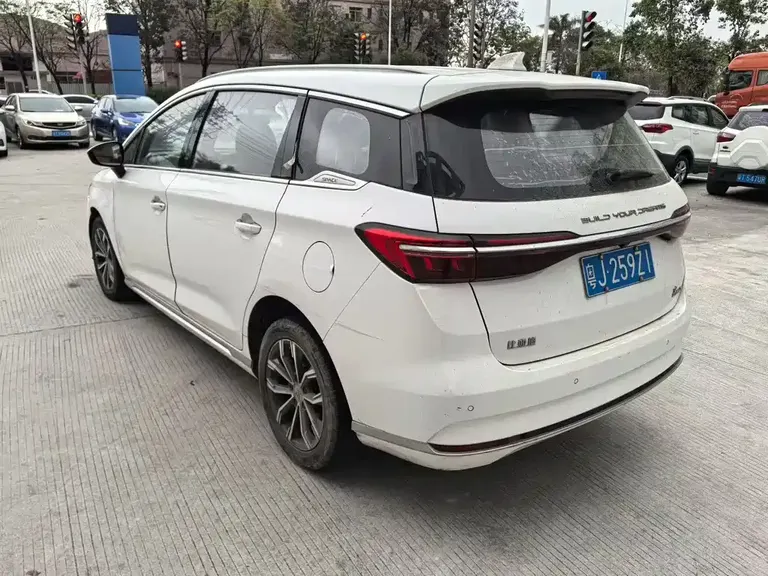 BYD Song MAX 1.5 T Auto Connected Wise Style 7-seat CN-V