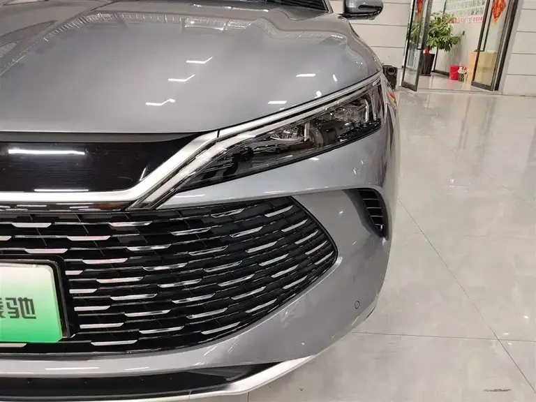 BYD Qin L DM-i 120 KM Transcend
