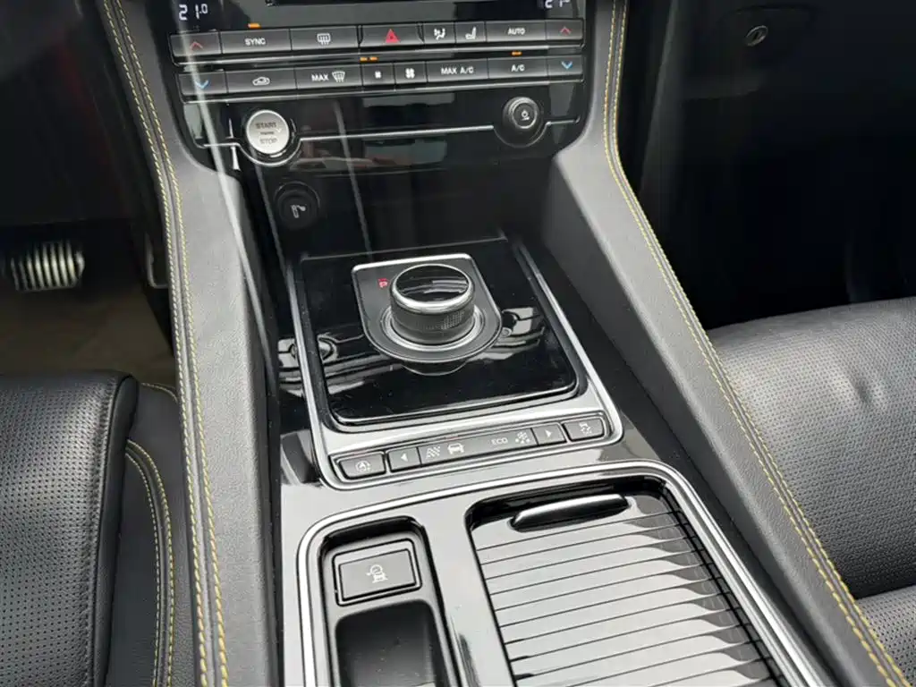 Jaguar F-PACE 300-Sport Sport