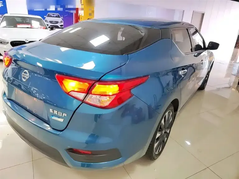 Nissan Lannia 1.6 L CVT Connected Smart Cool CN-VI