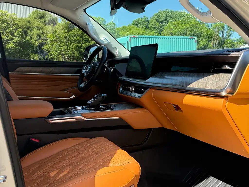 Tank 500 3.0 T Business Realm 5-seat