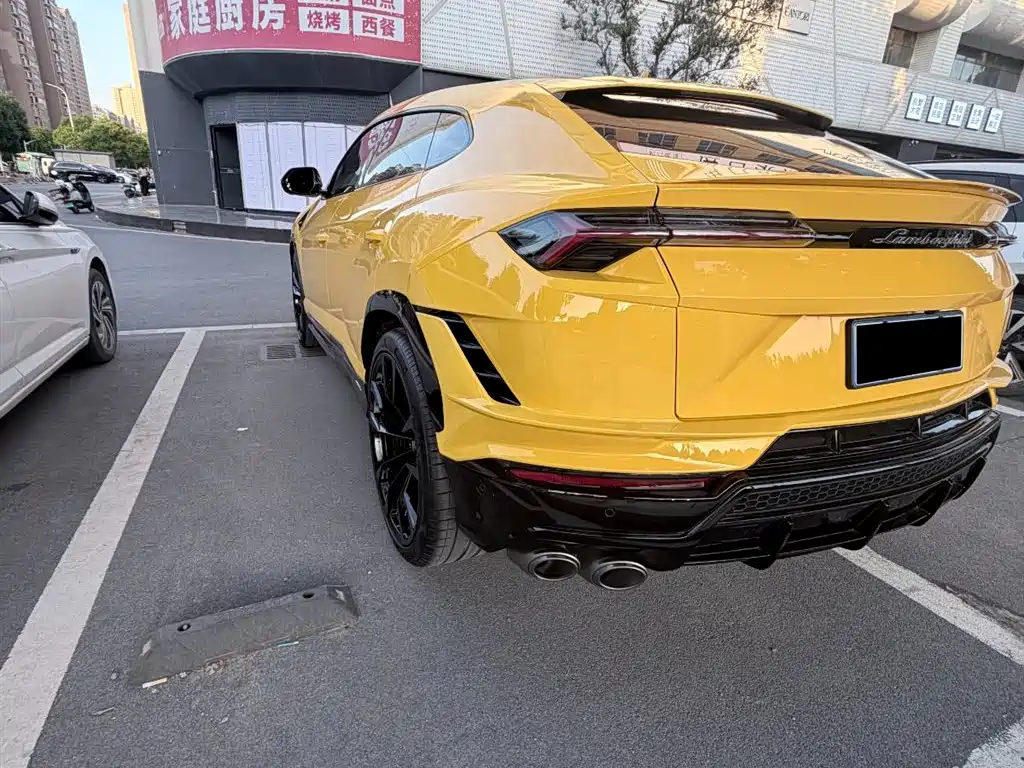 Urus 4.0 T V8 S