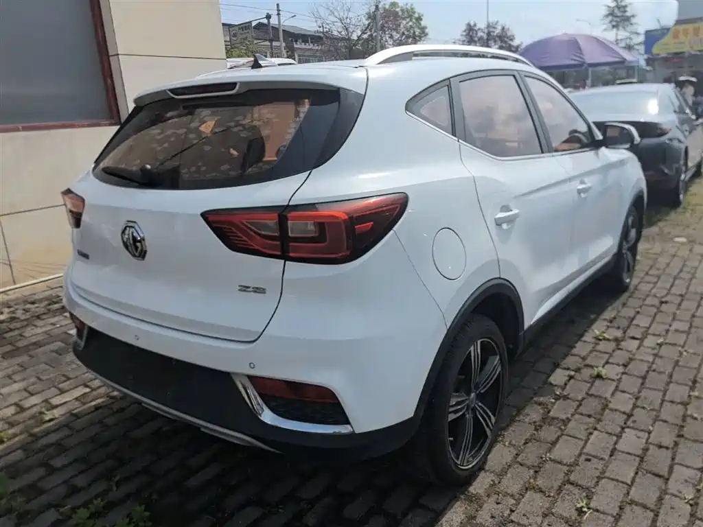 MG ZS 1.5 L Auto Luxury CN-V