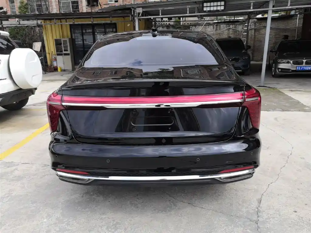 Hongqi H5 2.0 T Auto Connected Flagship Enjoyment