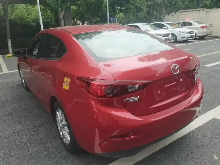 Mazda 3 Axela Sedan 1.5 L Auto Luxury