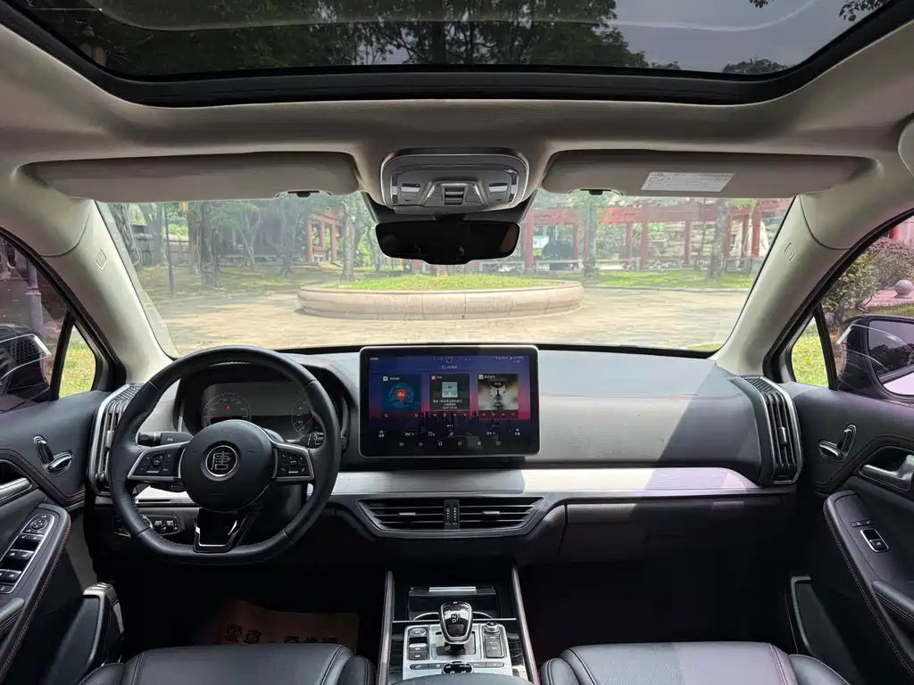 Tang NEV DM 2.0 T Full-time 4 WD Connected Creative Joy 7-seat CN-VI